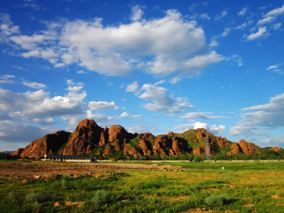 赤峰古城墙下的赤峰风情